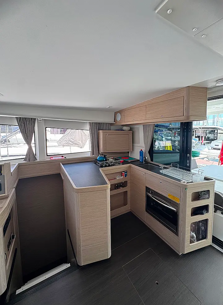 Lagoon 42 - 