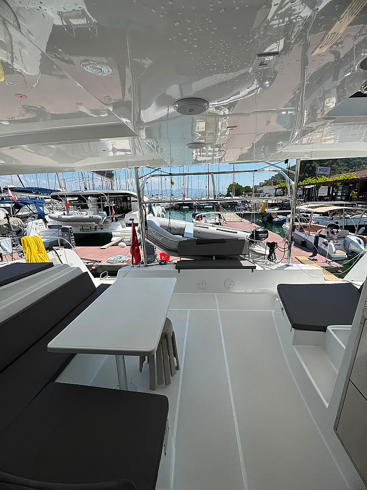 Lagoon 42 - 