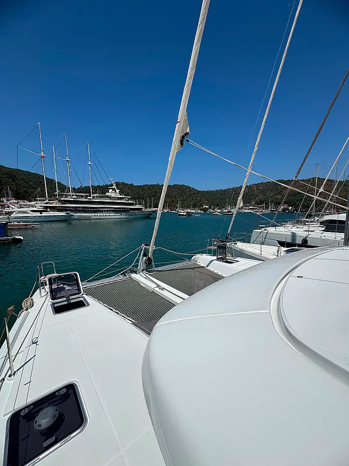Lagoon 42 - 