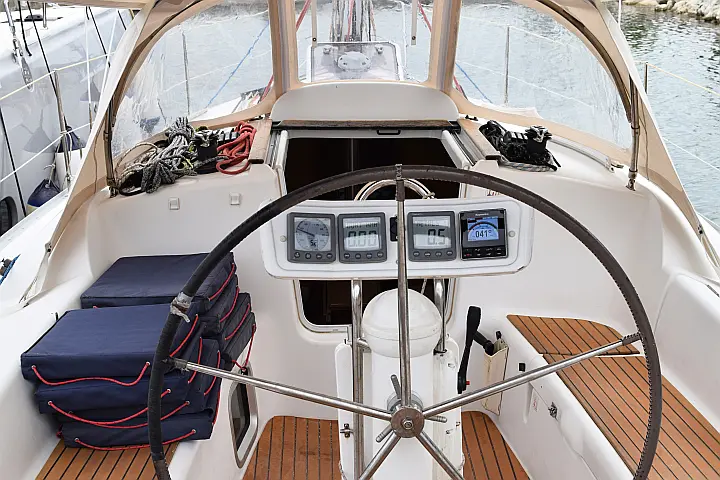 Sun Odyssey 32i - 