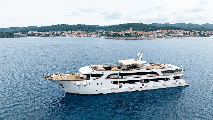 Luxury Motor Yacht - 