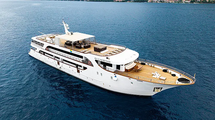 Luxury Motor Yacht - 
