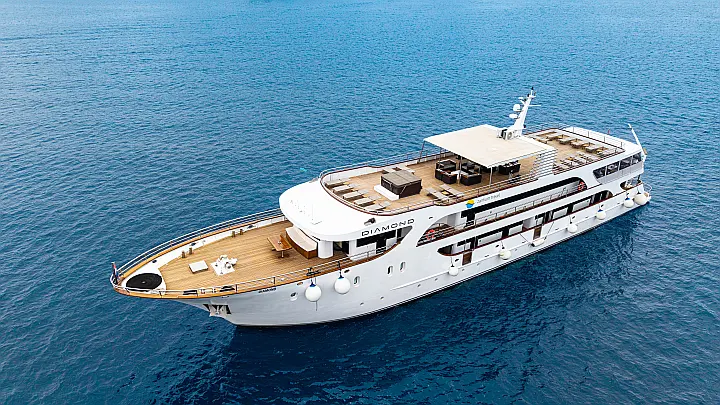 Luxury Motor Yacht - 