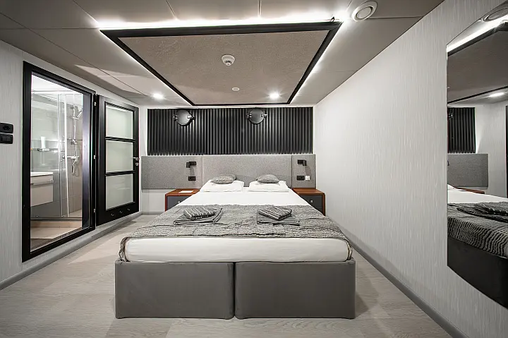 Luxury Motor Yacht - 