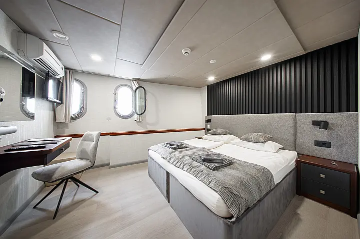 Luxury Motor Yacht - 