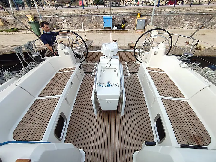 Sun Odyssey 519 - 