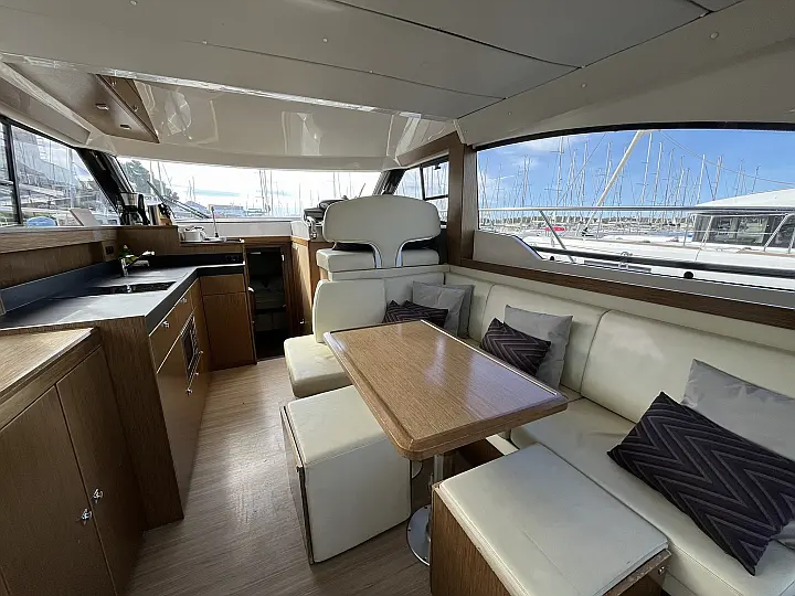 Bavaria Virtess 420 Fly - CAPTAIN BLUE  - External image